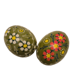 Pysanky vert olive motif petites fleurs